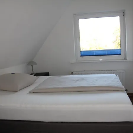 Felsenkeller Hotel *