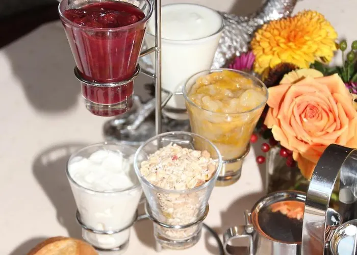 Felsenkeller Hotel *